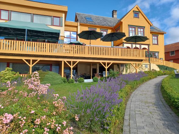Lavik Fjordhotel